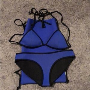 Triangl blue bikini